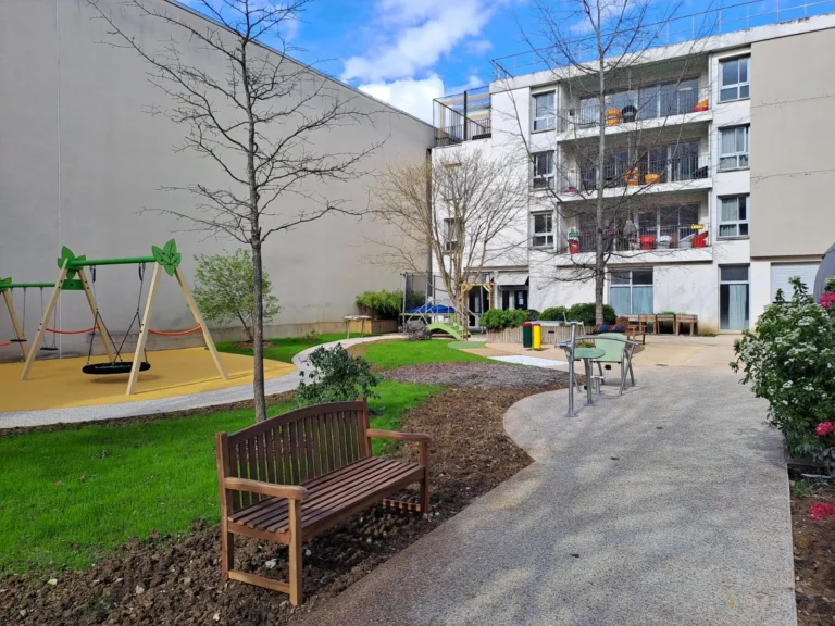 Comment créer et animer un jardin sensoriel thérapeutique ?