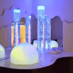 salle sensorielle, colonne à bulles, dôme lumineux, miroir