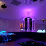 salle sensorielle, colonne à bulles, fibre optique, tapis, dôme lumineux, matériel sensoriel