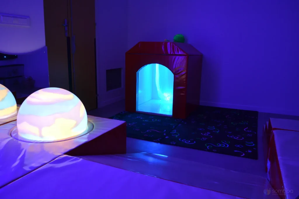 salle sensorielle, tapis, dôme lumineux, construction mousse avec fibre optique