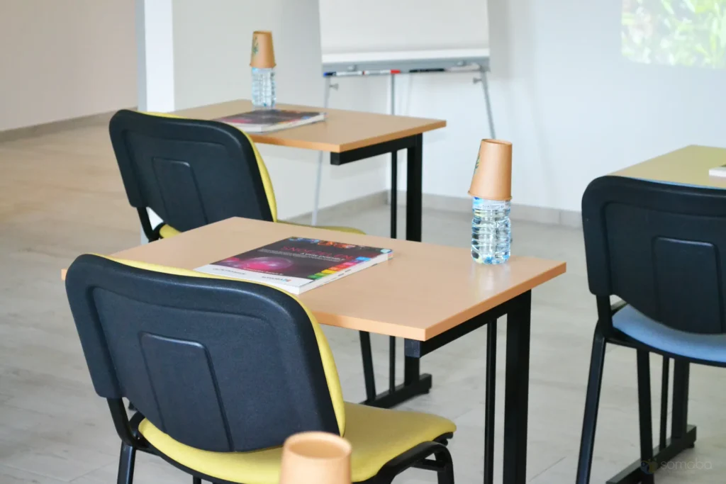 salle de formation, catalogue, bureau